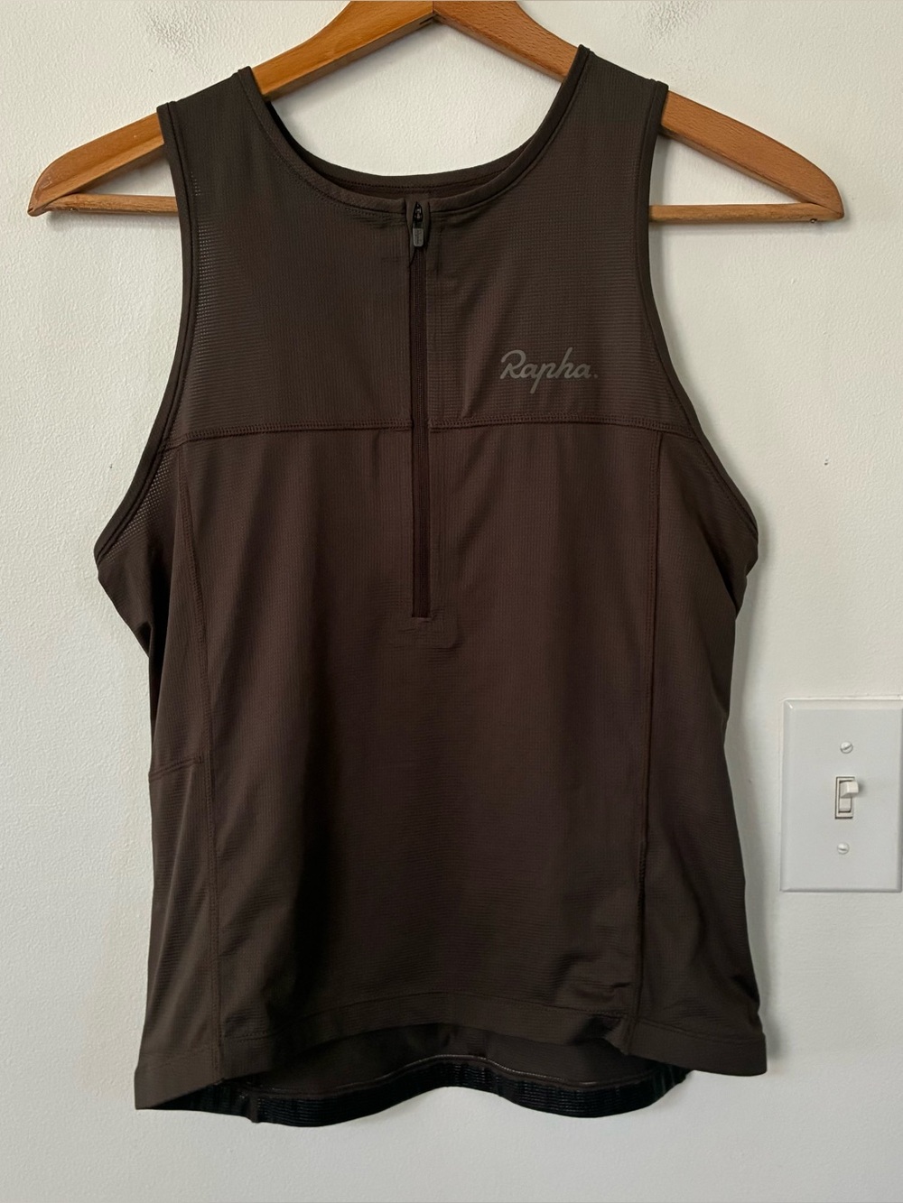 Rapha Women’s Half Zip Sleeveless Cycling Tank Top in Brown